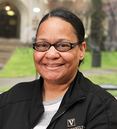 Roz Johnson headshot