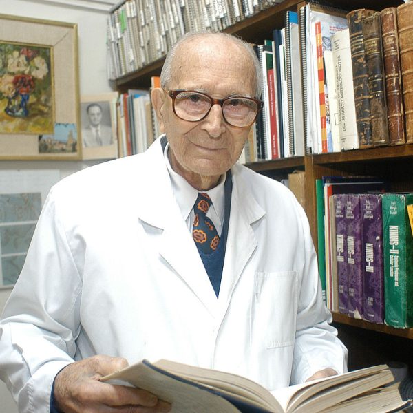 Dr. Héctor Croxatto Rezzio from Pontificia Universidad Católica de Chile.