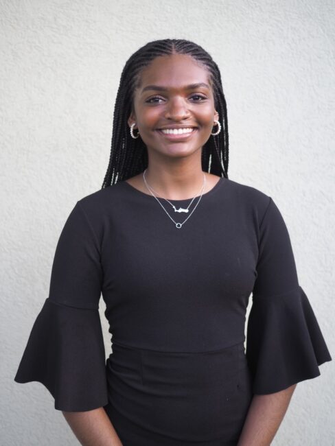 Danielle RIchardson Headshot Option #1