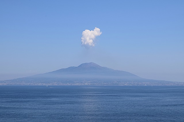 vesuvius-2887874_640