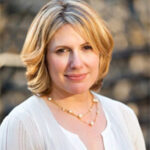 Holly Tucker Headshot