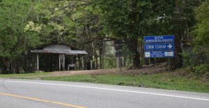 DSC_0079-TzikinTzakan-entrance