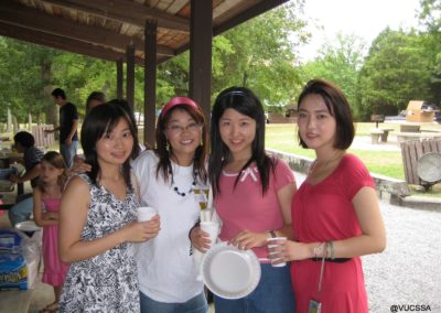 2008NewStudentsBBQ-31