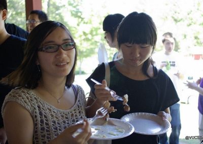 2010NewStudentsBBQ-13