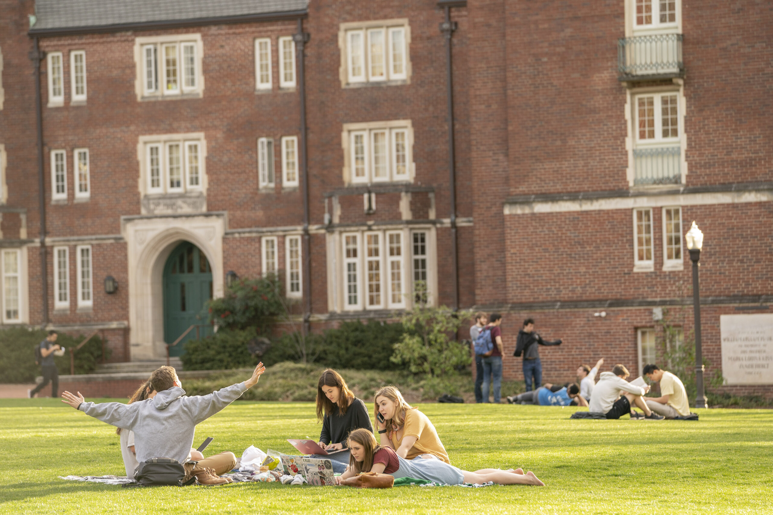 Students enjoy warm winter day on campus