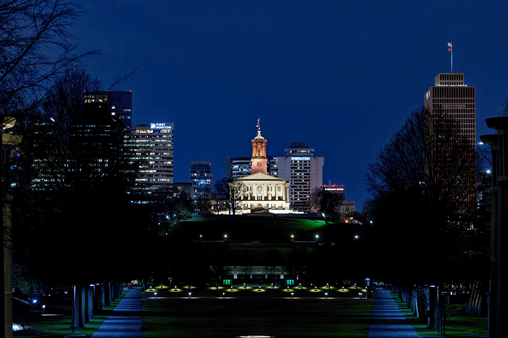 Exterior view of TN state capitol building at night