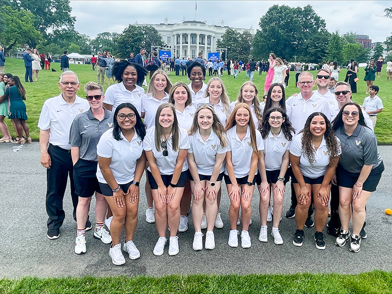 Vanderbilt Bowling team group photo in front of White House in Washington, D.C.