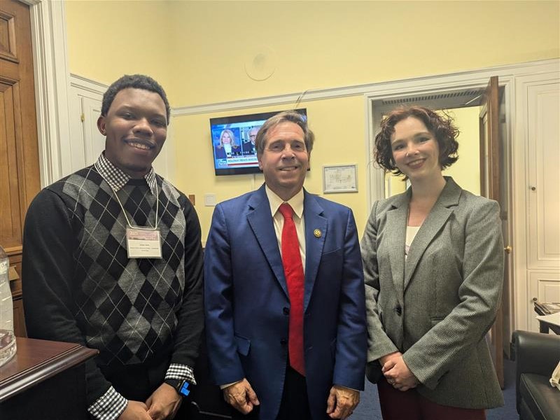Vanderbilt students Cady Butcher and Jaylan Sims with Rep. Chuck Fleischmann 