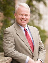 An image of Professor Michael Vandenbergh outside of Vanderbilt Law School.