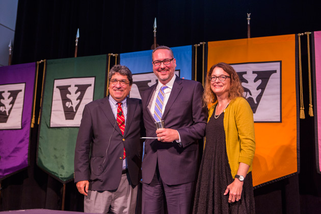 Chancellor Nicholas S. Zeppos, Thomas Jefferson Award winner Brian Heuser and Vicki Greene, chair of the Faculty Senate. (Anne Rayner/Vanderbilt)