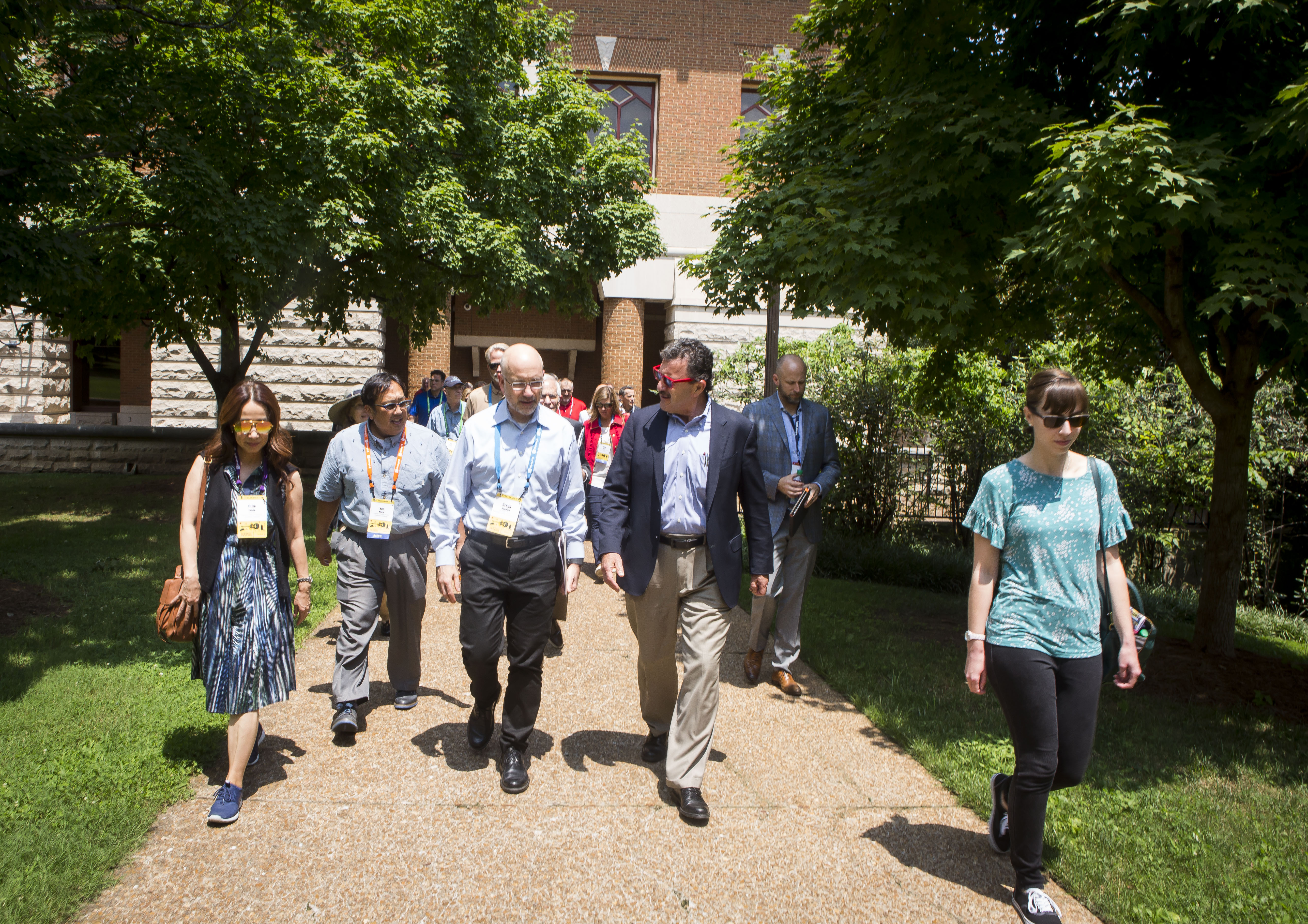 Mike Perez leads SCUP tour participants through campus. (Vanderbilt/Susan Urmy)