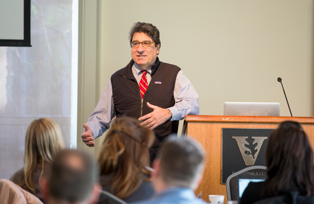 Chancellor Nicholas S. Zeppos addresses the University Staff Advisory Council on March 13. (Joe Howell/Vanderbilt)