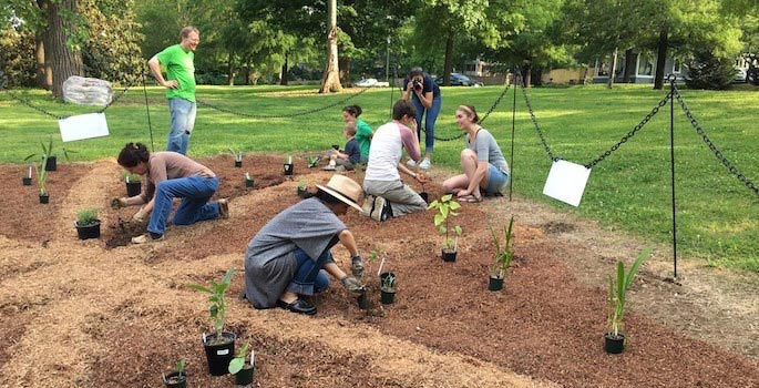 Center for Latin American Studies Director Ted Fischer supervises the planting of Vanderbilt's Latin American Garden. (CLAS/Vanderbilt University)