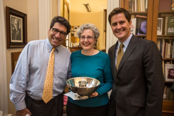 L-r: Chancellor Nicholas S. Zeppos, Teresa Goddu and Keith Ikard, president of the Vanderbilt Alumni Association’s Nashville Chapter.