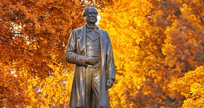 Cornelius Vanderbilt statue