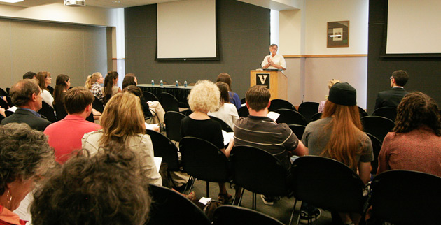 Dean Frank Wcislo addresses participants at the Vanderbilt Undergraduate Writing Symposium in 2012. (Vanderbilt University)