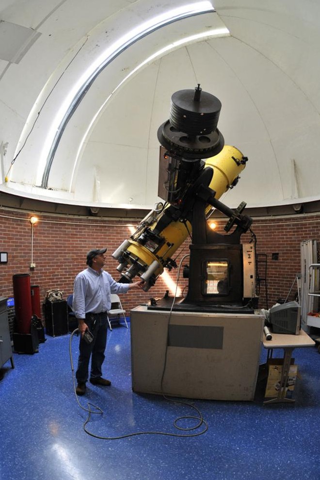 dyer-observatory-offers-tours-telescope-viewings-to-public