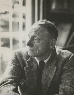 Black and white photo of acclaimed writer and Vanderbilt alumnus Robert Penn Warren taken by Peter Fink