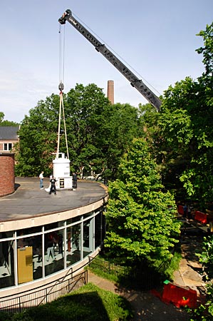 The massive new magnet was lowered by crane, with just four inches of clearance. (Anne Rayner / Vanderbilt)