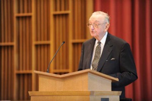 John Poindexter eulogizes Chancellor Alexander Heard during his memorial at Benton Chapel. (John Russell/Vanderbilt University)