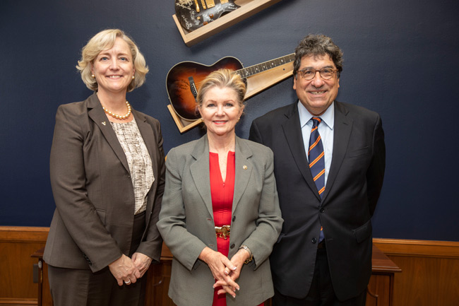 L-r: Provost and Vice Chancellor for Academic Affairs Susan R. Wente, Sen. Marsha Blackburn and Chancellor Nicholas S. Zeppos. (Vanderbilt University)