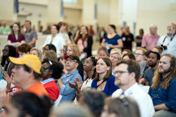 About 1,000 Vanderbilt employees and members of the Nashville community attended a meet-the-candidates picnic inside the Recreation and Wellness Center (photo by Joe Howell of Vanderbilt University