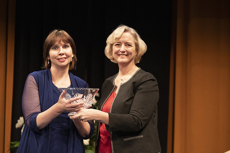 Commodore Award winner Elizabeth Bumpous (left) and Interim Chancellor and Provost Susan R. Wente (Joe Howell/Vanderbilt)