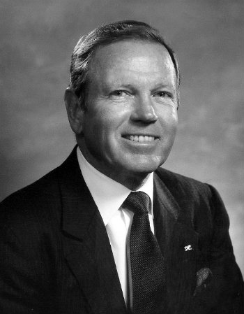 Brownlee O. Currey Jr., BA'49 and emeritus trustee