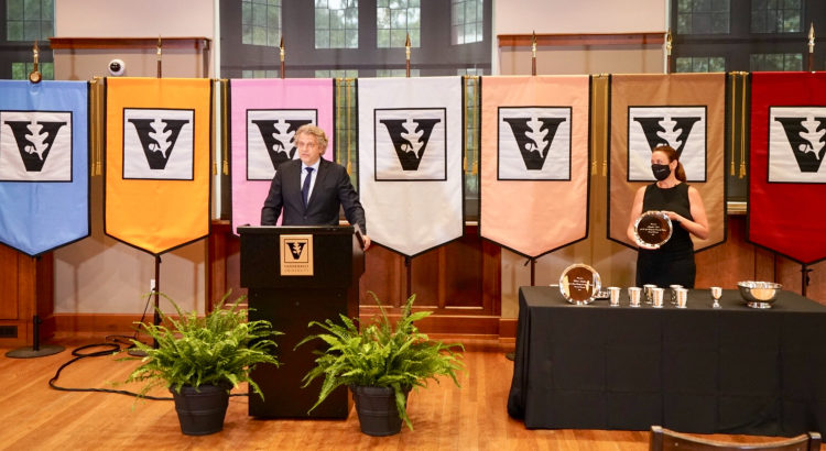 16 faculty members honored at Fall Faculty Assembly