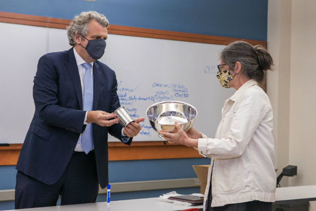 Chancellor Daniel Diermeier and Lori Troxel, professor of the practice of civil and environmental engineering