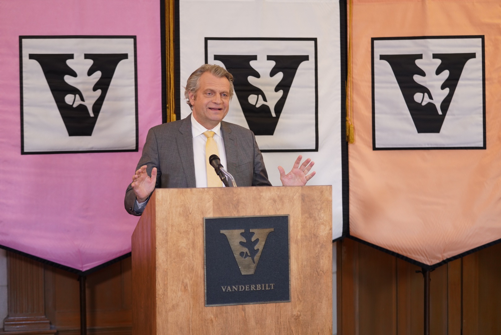 Chancellor Daniel Diermeier at podium 