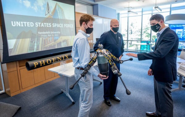 General John “Jay” Raymond, Chief of Space Operations, United States Space Force, visits Vanderbilt University. The General and his staff were presented with Vanderbilt expertise in several areas of research relevant to the Space Force as well as our role in training students for related careers. Presentations at the Wond’ry were made by faculty members, Janos Sztipovitis, Gabor Karsai, Ronald Schrimpf, Michael Alles, Jay Harrison, Amrutur Anilkumar along with Mechanical Engineering Class of 2021 graduates Will Reisner and Adam Smith.