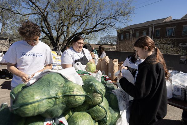 Students volunteer with a mobile food pantry as part of the 2023 Clinton Global Initiative University annual meeting held at Vanderbilt March 3-5. (Photo by Joe Howell)