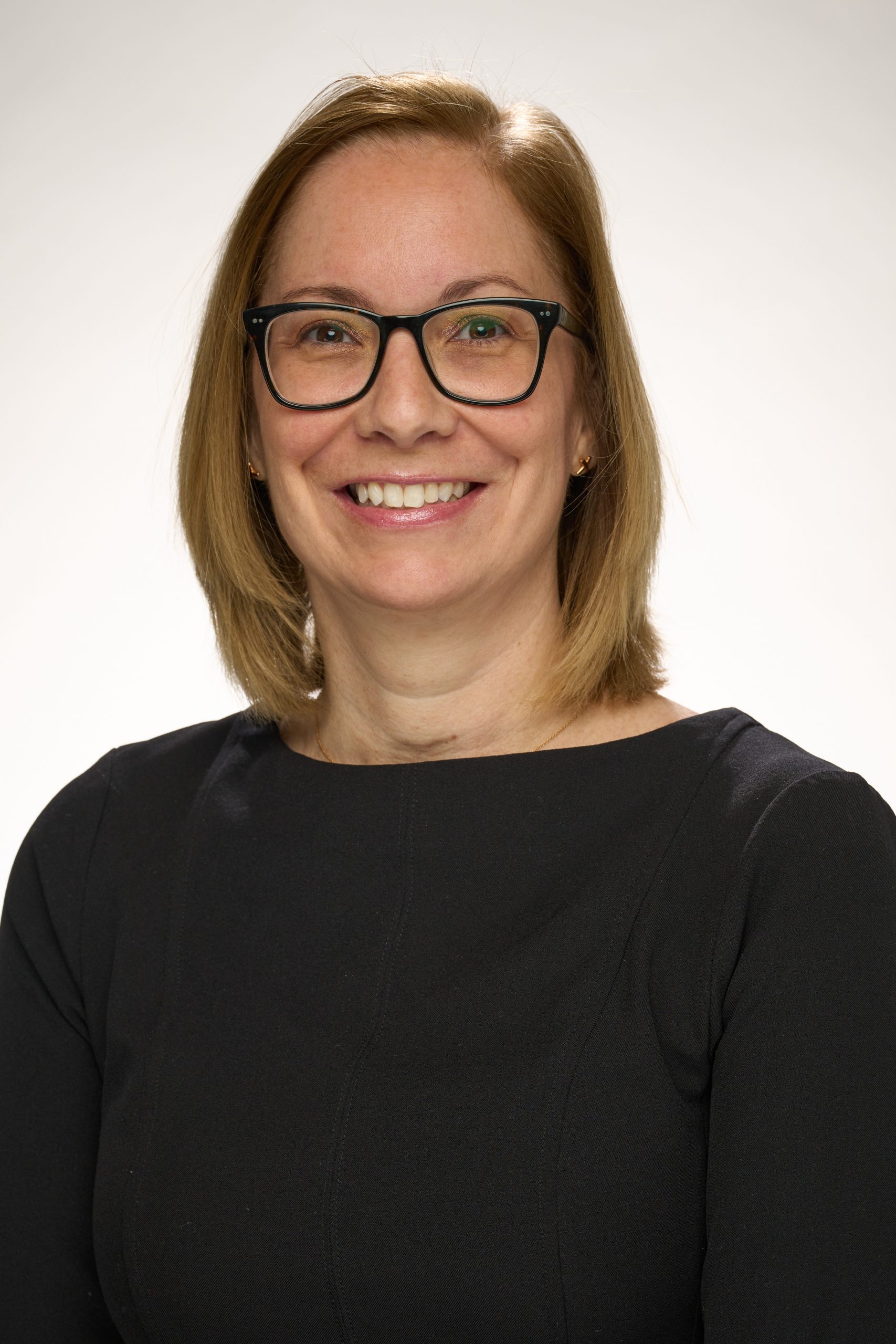 woman in black long-sleeved shirt