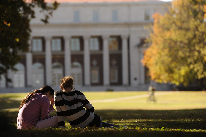 Students on Peabody lawn 