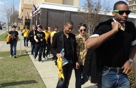 Melodores making their way to the venue.