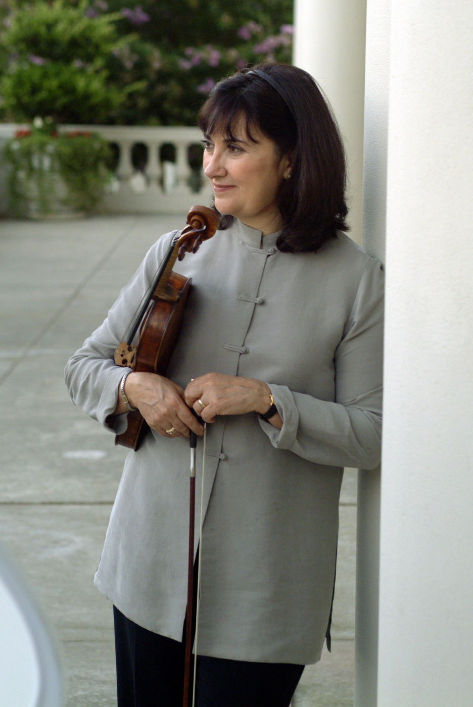 Violinist Ani Kavafian conducts master classes Jan. 2930 News