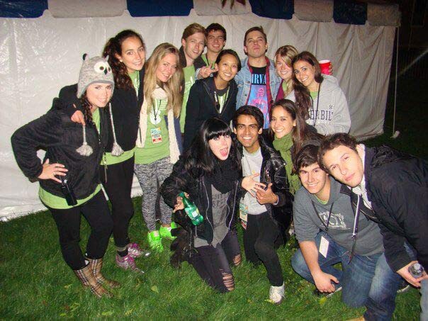 Sleigh Bells with the Music Group (2012)