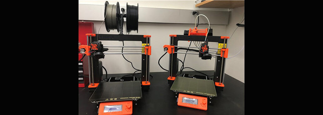 Prusa i3 MK3S (left) and Prusa i3 MK3S with multi material upgrade (right)