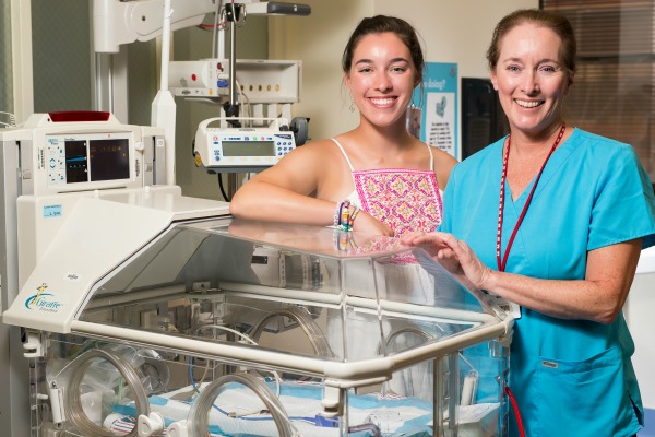 Daughter follows mother into nursing through VUMC Nursing Explorer program