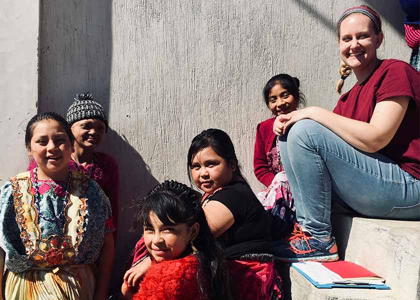 VUSN student with Guatemalan children