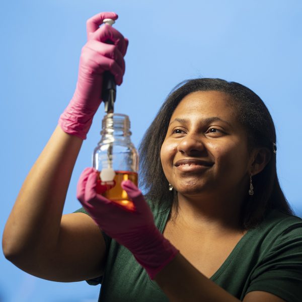 Professor Seth Bordenstein with Students in the Lab. Photos of Seth Bordenstein instructing and interacting with undergraduate students Asia Miller and Mahip Kalra. Admissions materials. Photo by Joe Howell