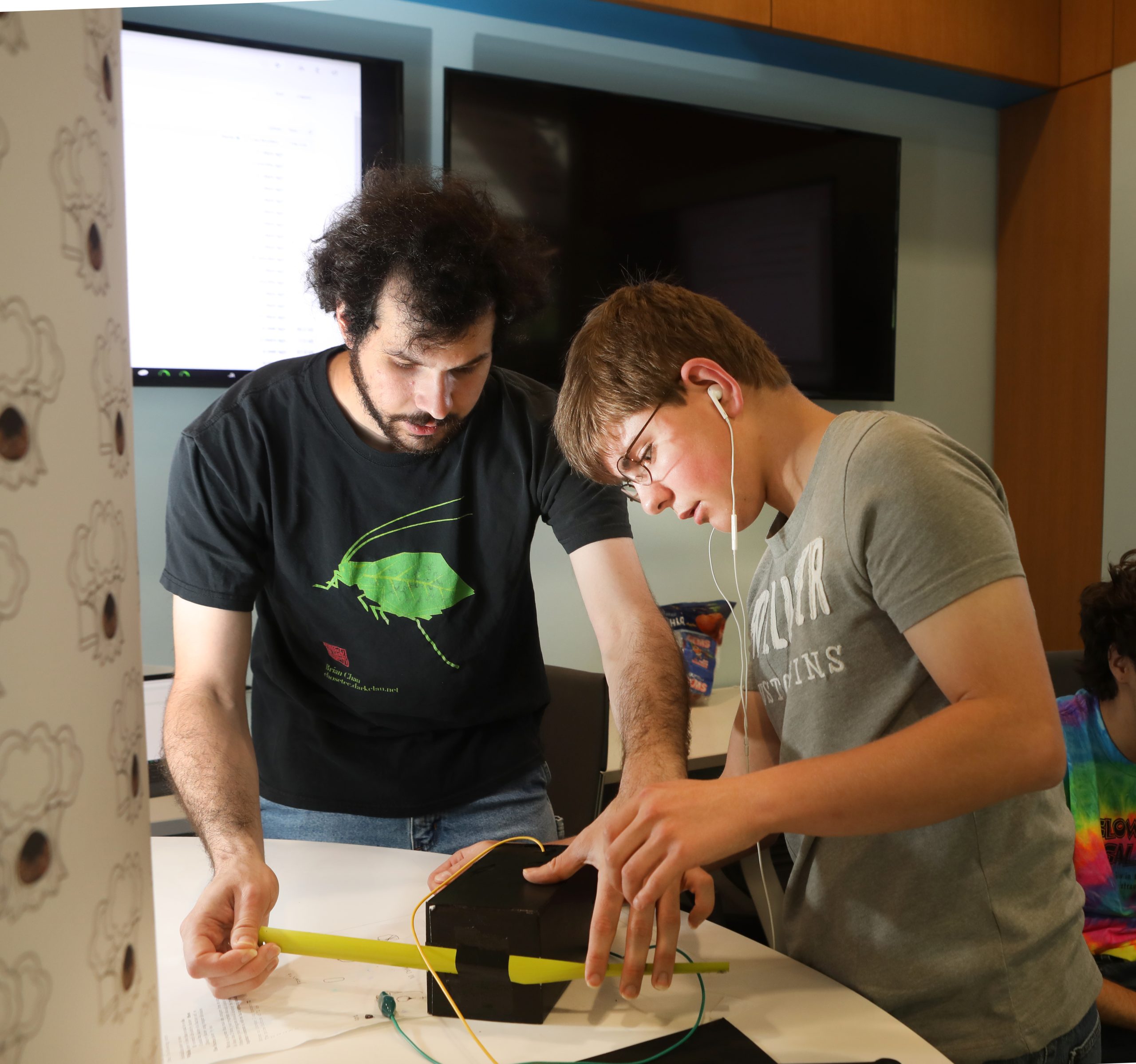 Mentor Noah Austin and intern Preston Batts, Summer 2019. (Photo by Susan Urmy)